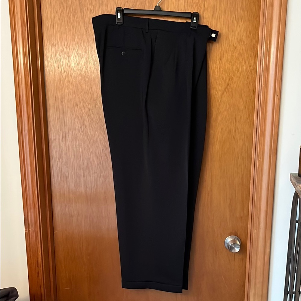 Haggar Men’s Classic Black Trousers